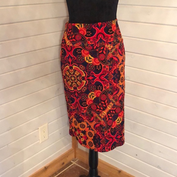 LuLaRoe Dresses & Skirts - ✅3/25✅LULAROE CASSIE SKIRT